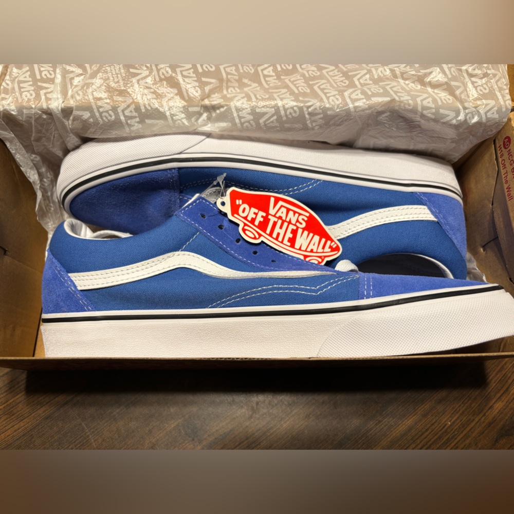 BRAND NEW MENS VANS SIZE 11